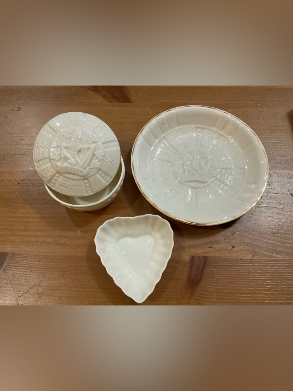 Belleek:vintage set of 3 Belleek 1 lidded trinket box /1 heart dish and. 1 plate